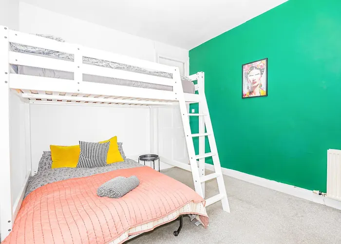 3Bed Traditional Edinburgh Apt